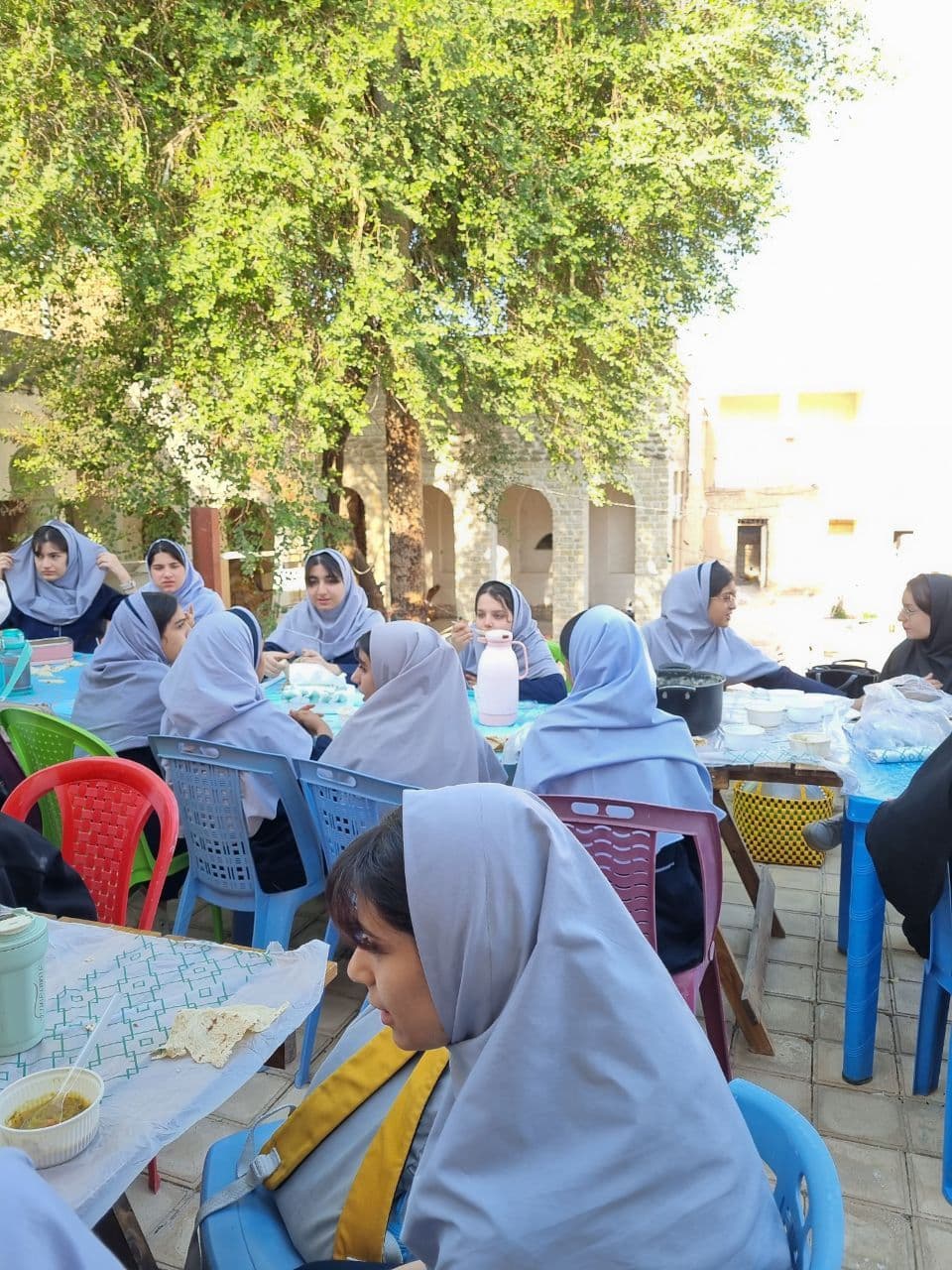 دبیرستان دوره اول غیردولتی دخترانه شکوه